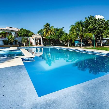 Hotel Capital O Oxtankah,Chetumal Bay Calderitas Exteriér fotografie