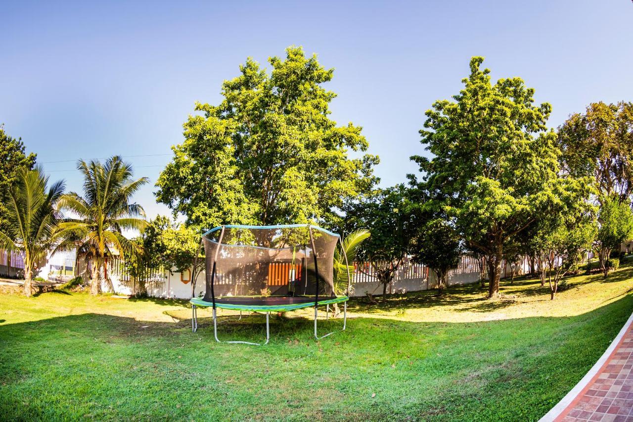 Hotel Capital O Oxtankah,Chetumal Bay Calderitas Exteriér fotografie